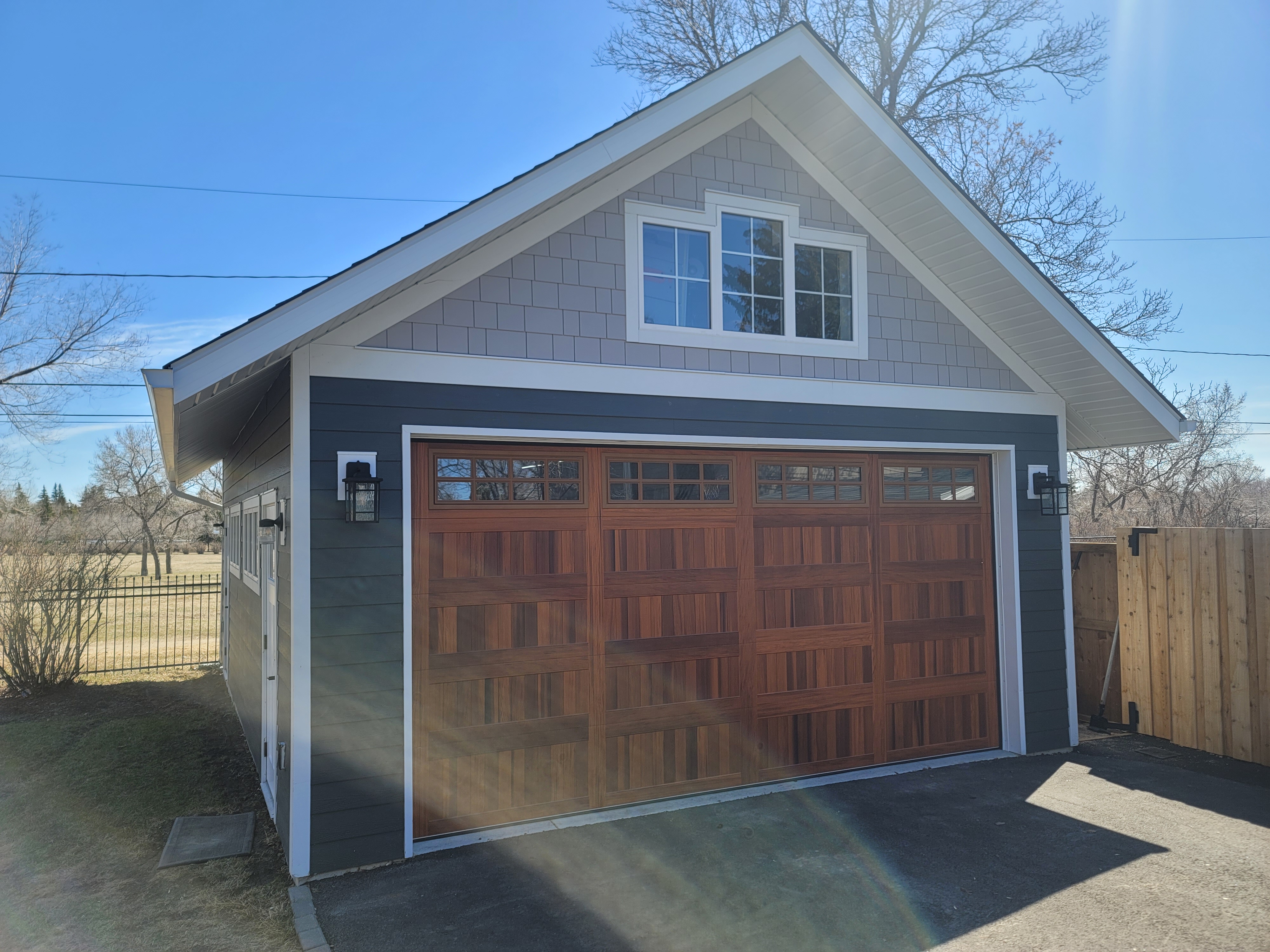 Detached Garage